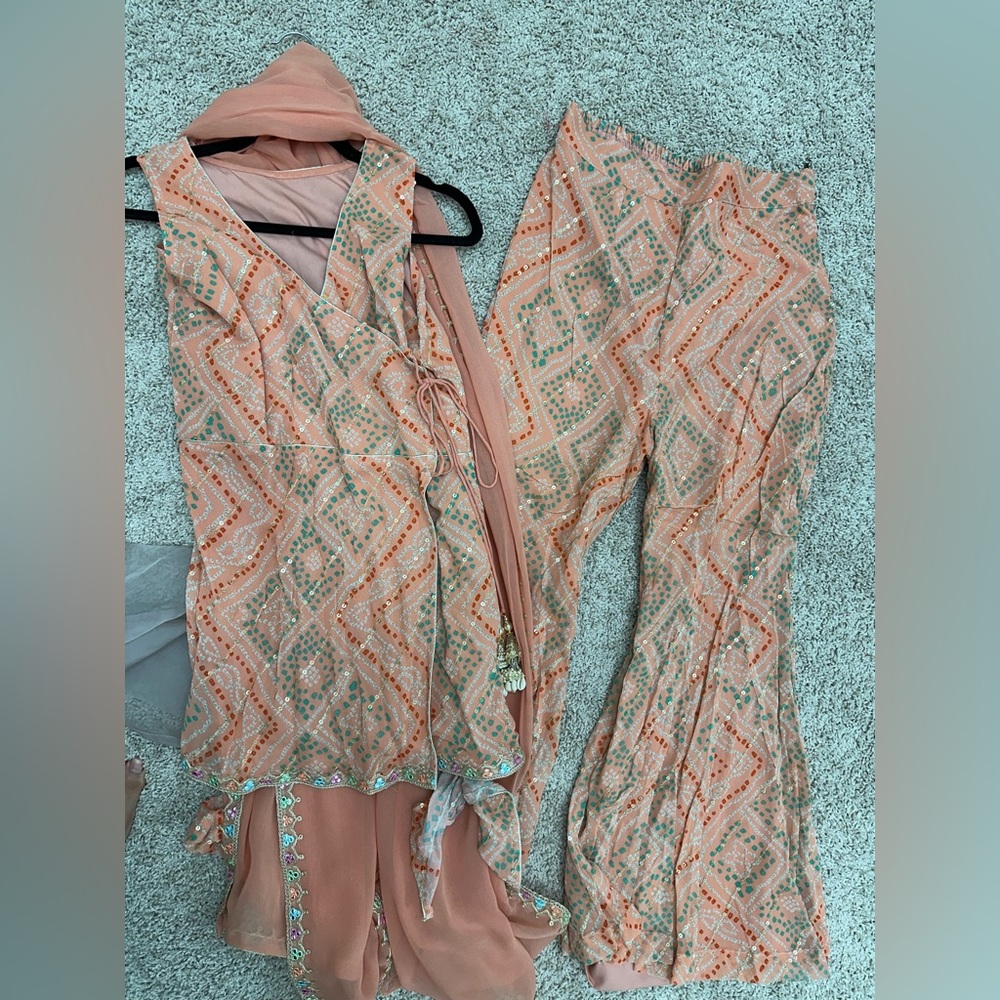 Three piece Indian Pakistani party wear peach bandani style